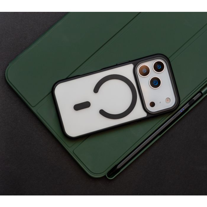 Black Moov Luxe Edge Case with MagSafe for iPhone 17 Pro by Oraxxi, showing the sleek protective design and MagSafe alignment.